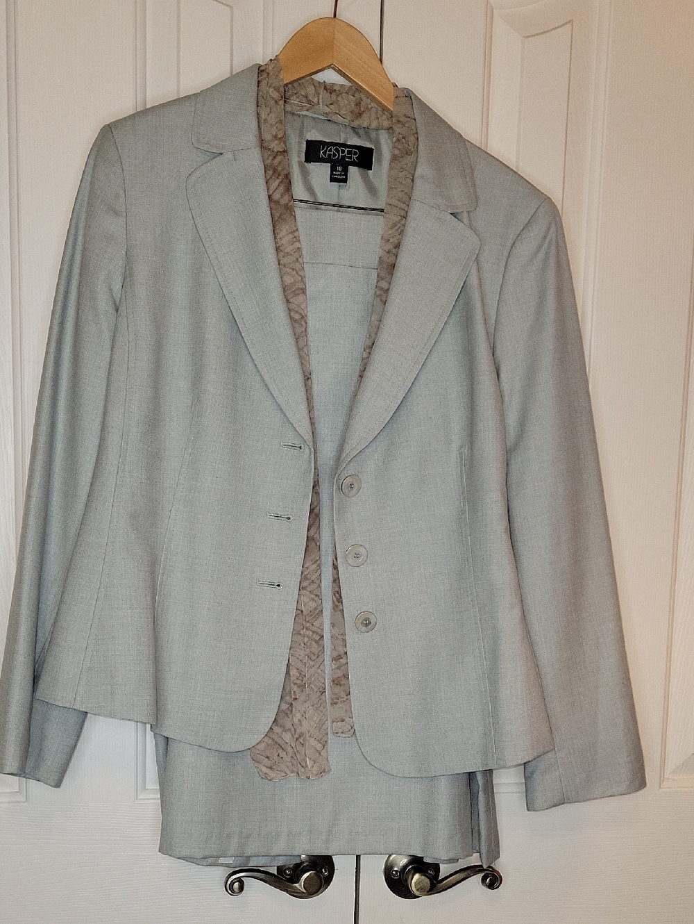 Kasper Pale Gray Women's Two-Piece Suit